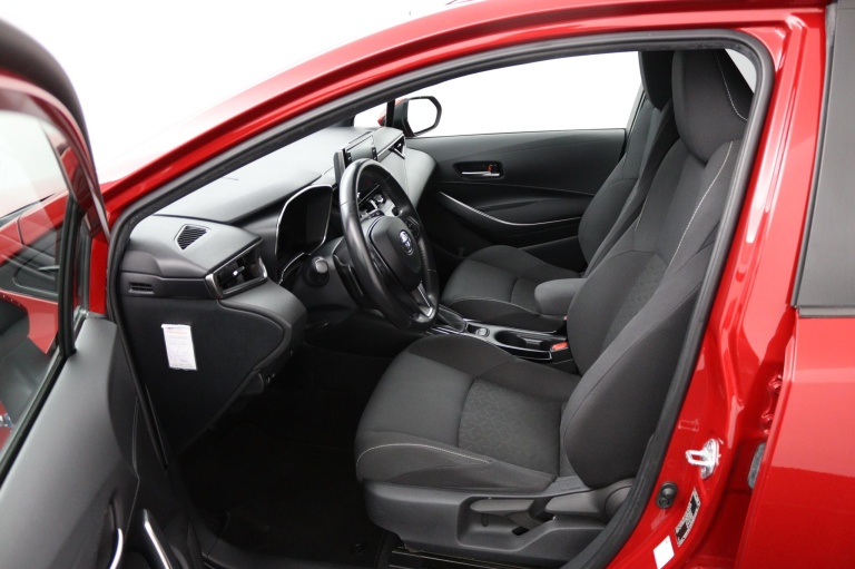 Toyota Corolla Touring Sports - 2.0 Hybrid First Edition 17