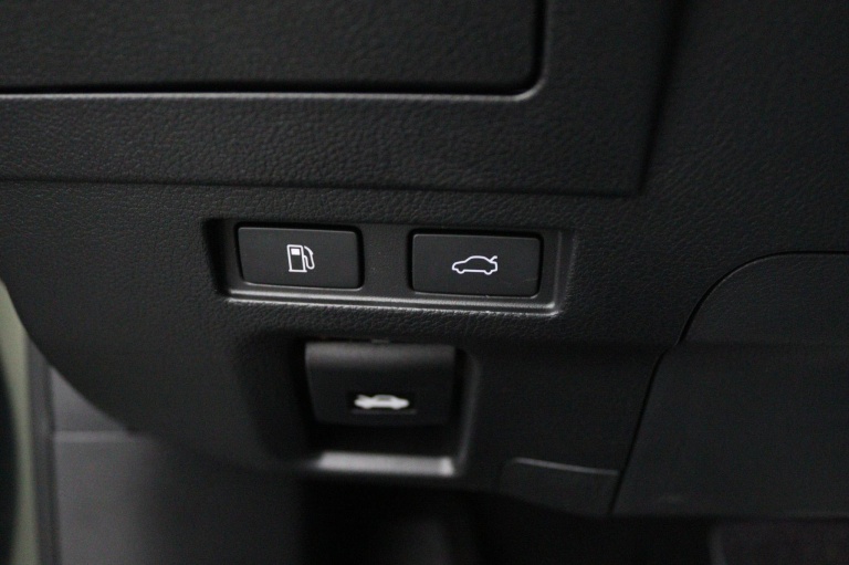 Lexus ES - 300h Executive Line 28