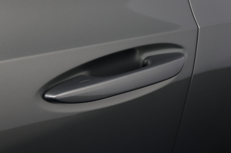 Lexus ES - 300h Executive Line 38