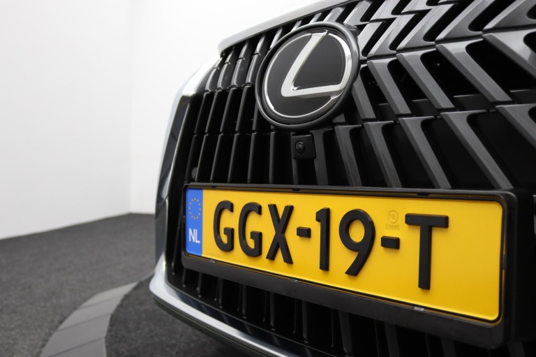 Lexus ES - 300h Executive Line 39