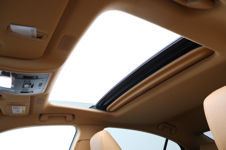 Lexus ES - 300h Executive Line 52