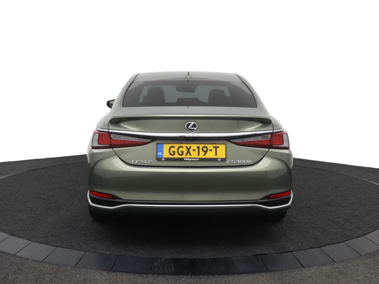 Lexus ES - 300h Executive Line 56