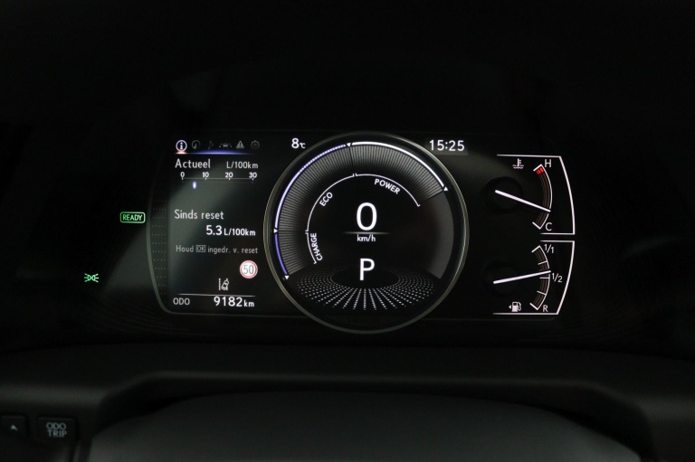 Lexus ES - 300h Executive Line 6