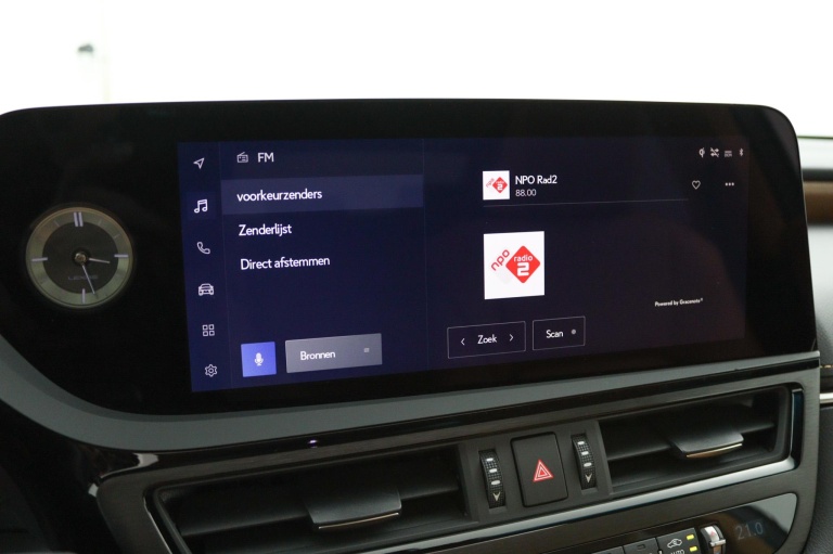 Lexus ES - 300h Executive Line 8