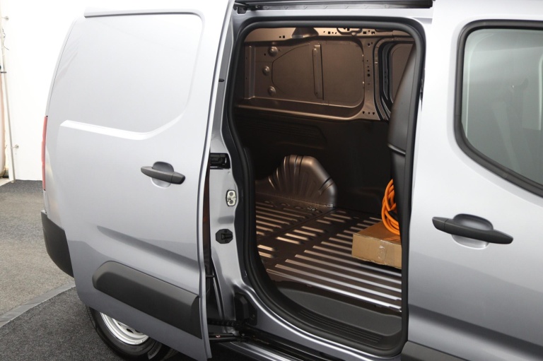 Toyota PROACE CITY Electric - Navigator Long 50 kWh 17