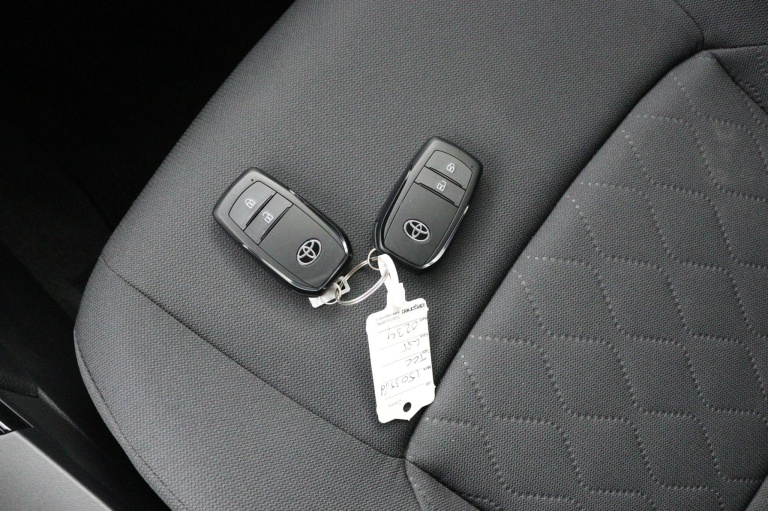 Toyota Corolla Cross - Hybrid 200 Dynamic 11