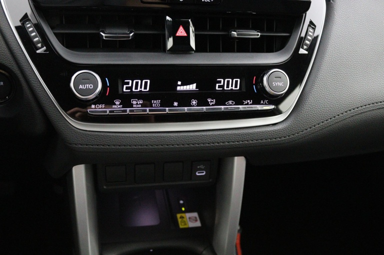 Toyota Corolla Cross - Hybrid 200 Dynamic 7