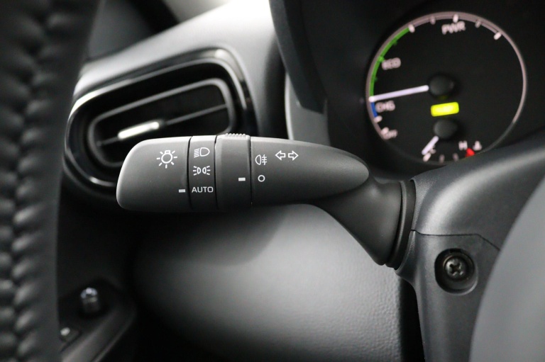 Toyota Yaris - 1.5 Hybrid 115 Comfort 19