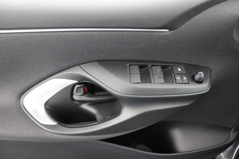 Toyota Yaris - 1.5 Hybrid 115 Comfort 28