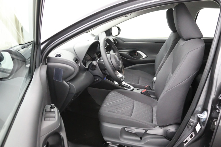 Toyota Yaris - 1.5 Hybrid 115 Comfort 9