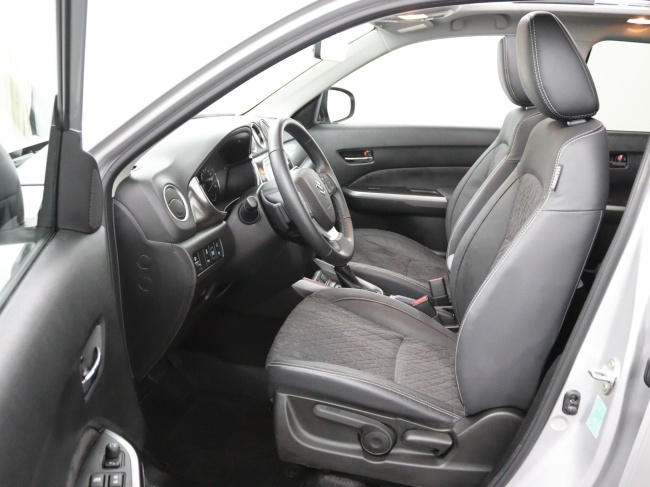 Suzuki Vitara - 1.5 Hybrid Style Automaat