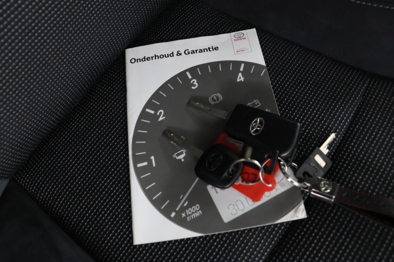 Toyota Yaris - 1.5 VVT-i Executive 11