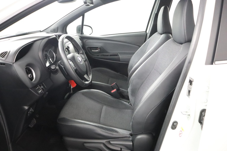 Toyota Yaris - 1.5 VVT-i Executive 17