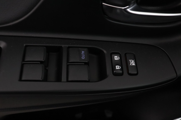 Toyota Yaris - 1.5 VVT-i Executive 29