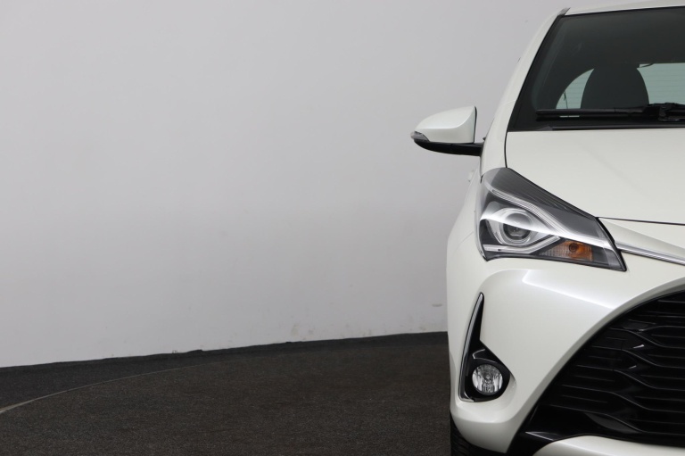 Toyota Yaris - 1.5 VVT-i Executive 37