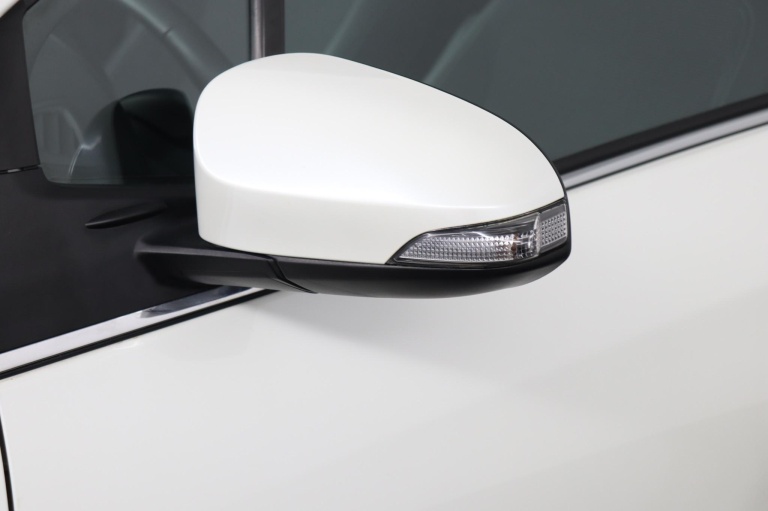 Toyota Yaris - 1.5 VVT-i Executive 38