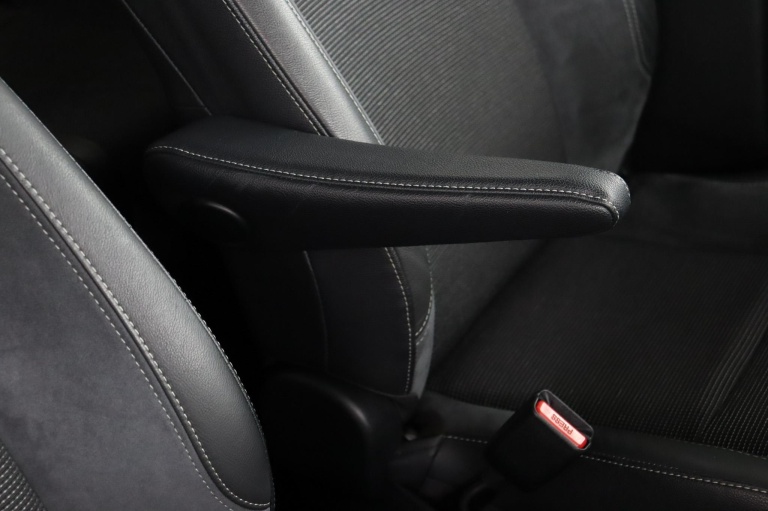 Toyota Yaris - 1.5 VVT-i Executive 61