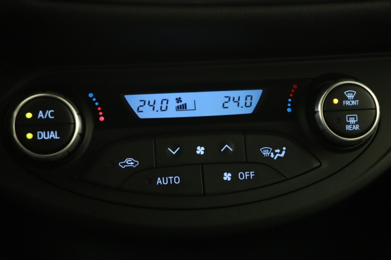 Toyota Yaris - 1.5 VVT-i Executive 7