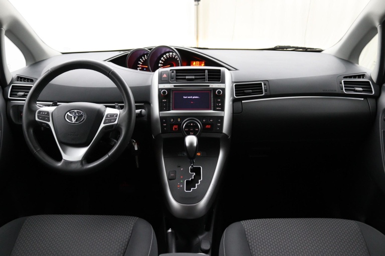 Toyota Verso - 1.8 VVT-i Business Automaat 11