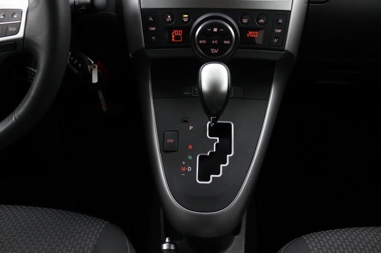 Toyota Verso - 1.8 VVT-i Business Automaat 25