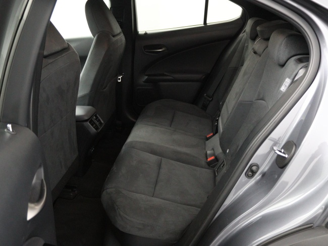 Lexus UX - 250h Preference Line