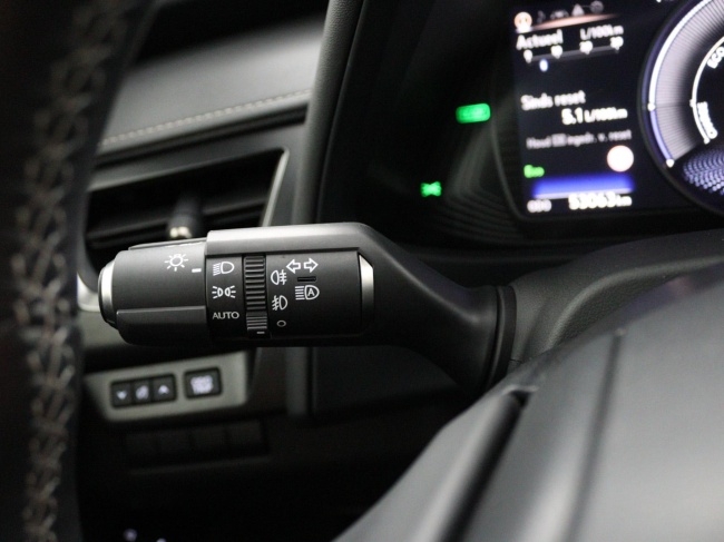 Lexus UX - 250h Preference Line