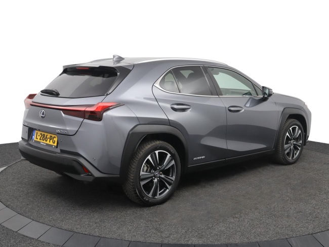 Lexus UX - 250h Preference Line