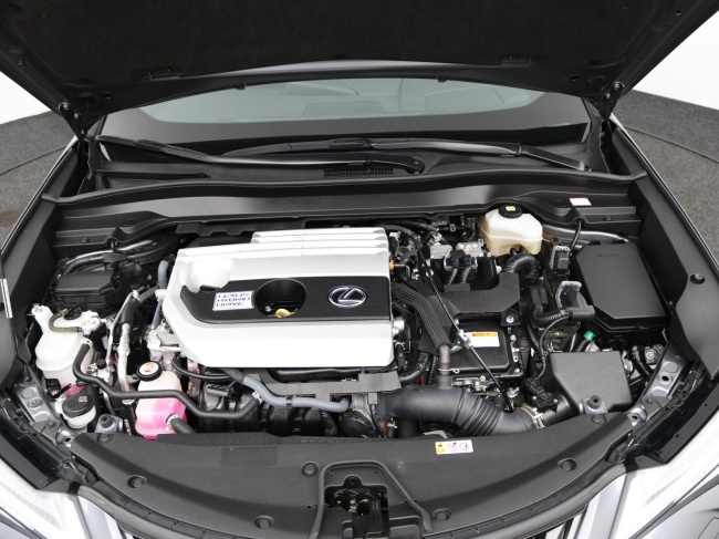 Lexus UX - 250h Preference Line