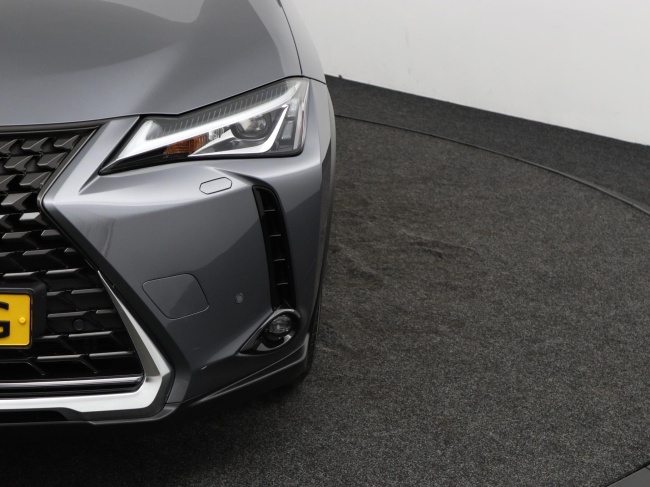 Lexus UX - 250h Preference Line
