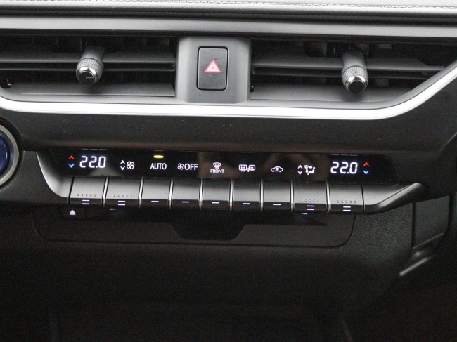 Lexus UX - 250h Preference Line