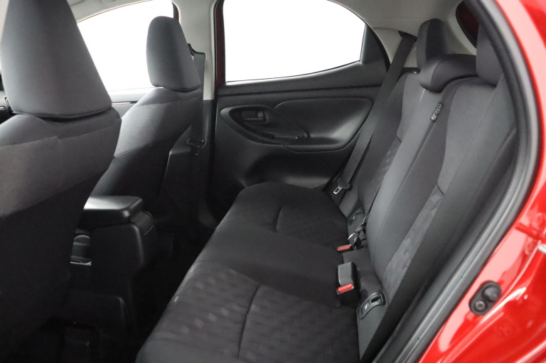 Toyota Yaris - 1.5 Hybrid 115 Dynamic 17