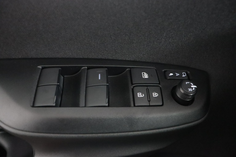 Toyota Yaris - 1.5 Hybrid 115 Dynamic 28