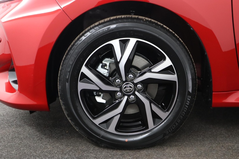 Toyota Yaris - 1.5 Hybrid 115 Dynamic 37