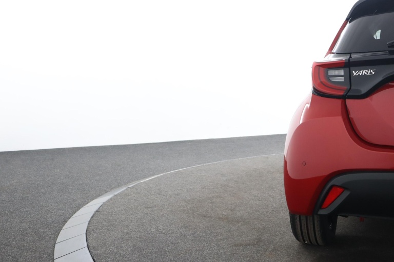 Toyota Yaris - 1.5 Hybrid 115 Dynamic 39