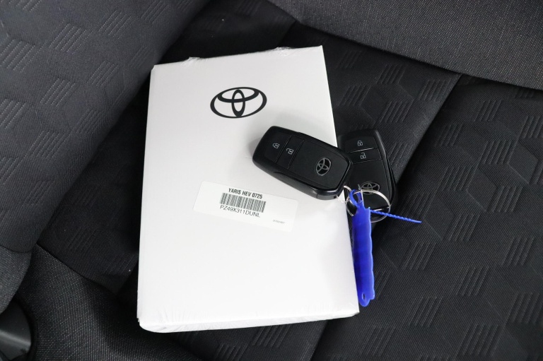 Toyota Yaris - 1.5 Hybrid 115 Dynamic 9