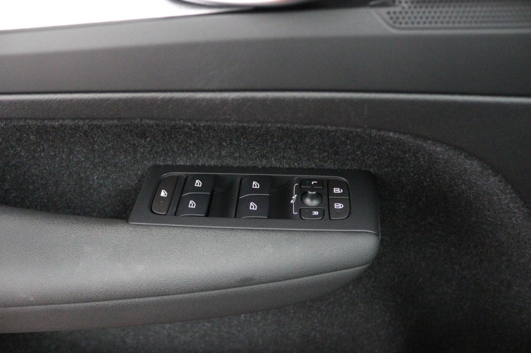 Volvo XC40 - 1.5 T3 Business Pro 36