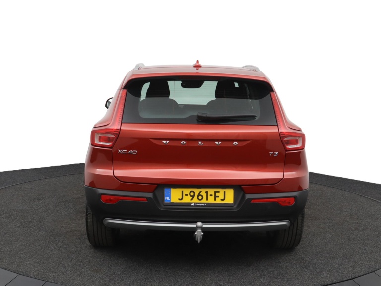 Volvo XC40 - 1.5 T3 Business Pro 8