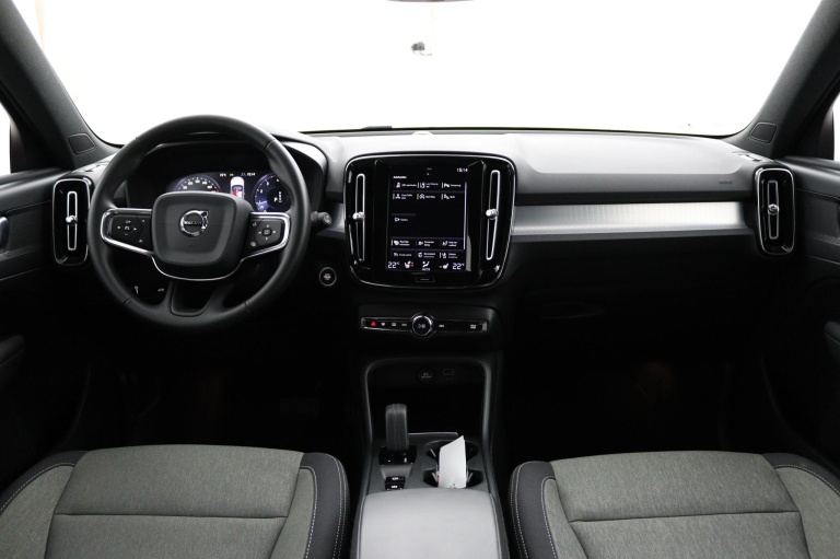 Volvo XC40 - 1.5 T3 Business Pro 9