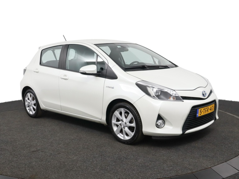 Toyota Yaris - 1.5 Full Hybrid Dynamic 13