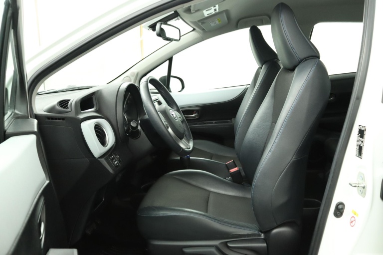 Toyota Yaris - 1.5 Full Hybrid Dynamic 16