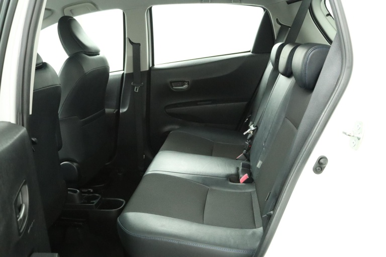 Toyota Yaris - 1.5 Full Hybrid Dynamic 17