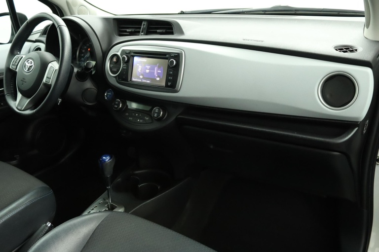 Toyota Yaris - 1.5 Full Hybrid Dynamic 41