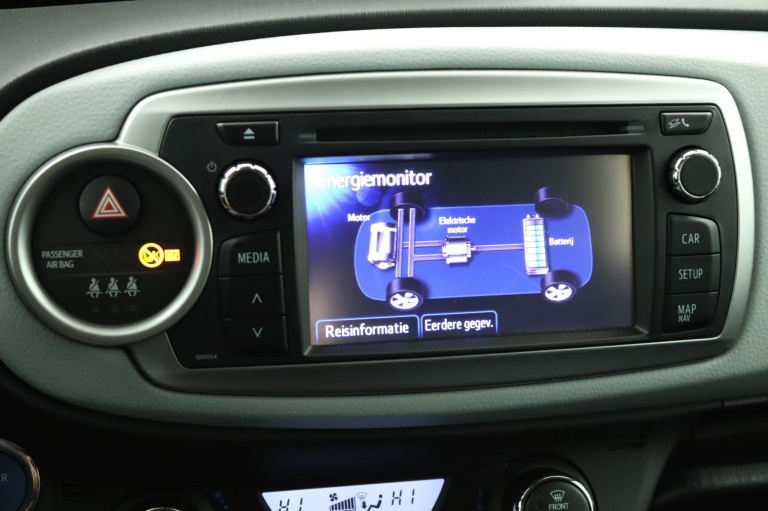 Toyota Yaris - 1.5 Full Hybrid Dynamic 51