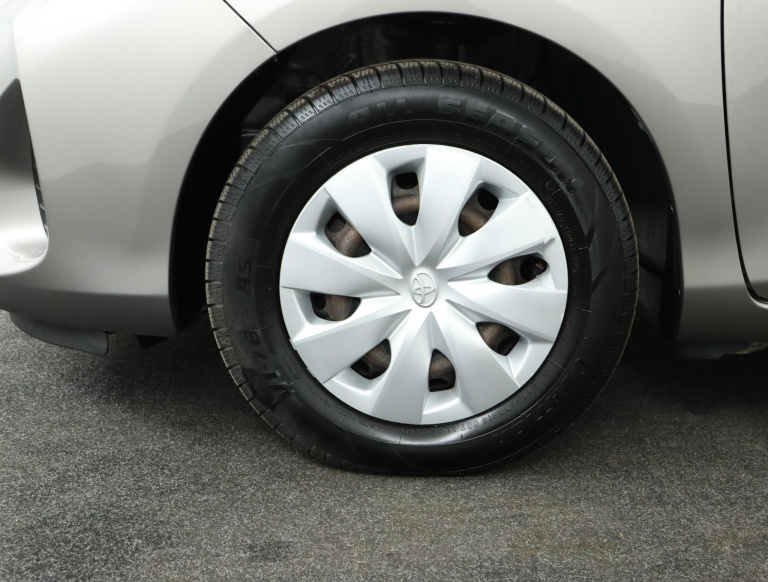 Toyota Yaris - 1.0 VVT-i Aspiration 38