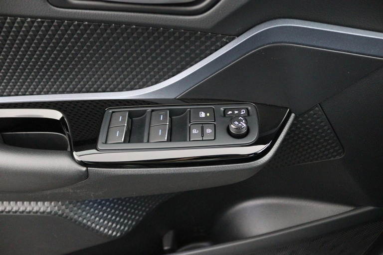Toyota C-HR - 2.0 Hybrid First Edition 27