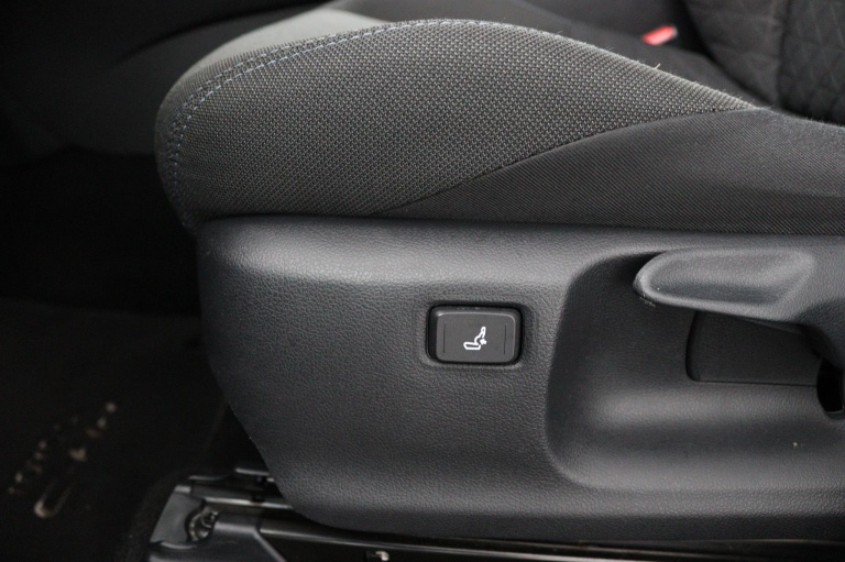 Toyota C-HR - 2.0 Hybrid First Edition 38