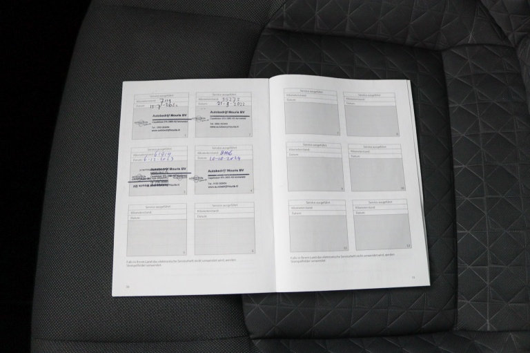 Toyota C-HR - 2.0 Hybrid First Edition 48