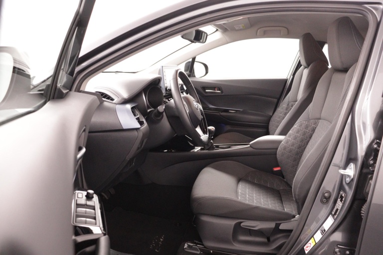 Toyota C-HR - 1.2 Turbo Dynamic 16