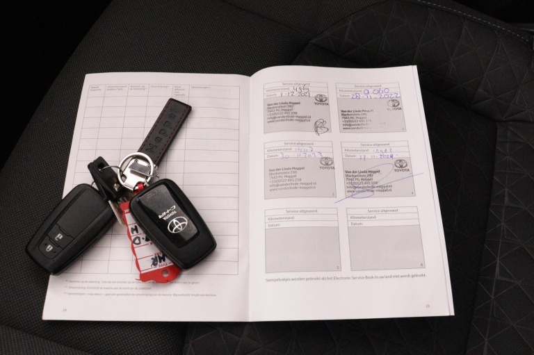 Toyota C-HR - 1.2 Turbo Dynamic 9