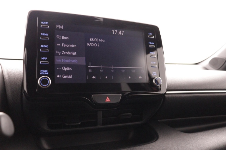 Toyota Yaris - 1.5 Hybrid Executive 8